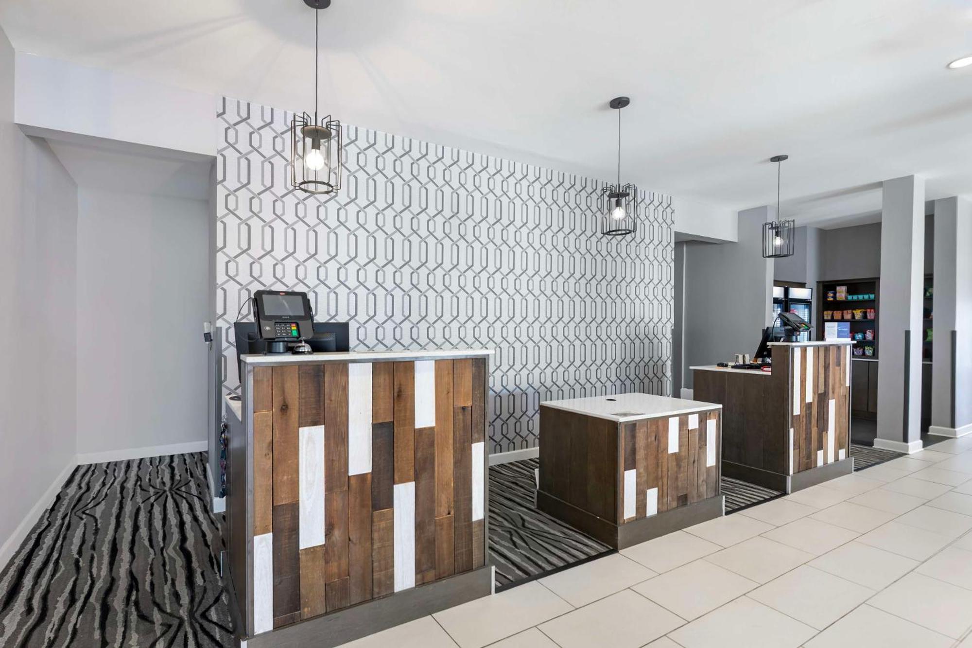 Best Western Plus Executive Residency Марион Экстерьер фото